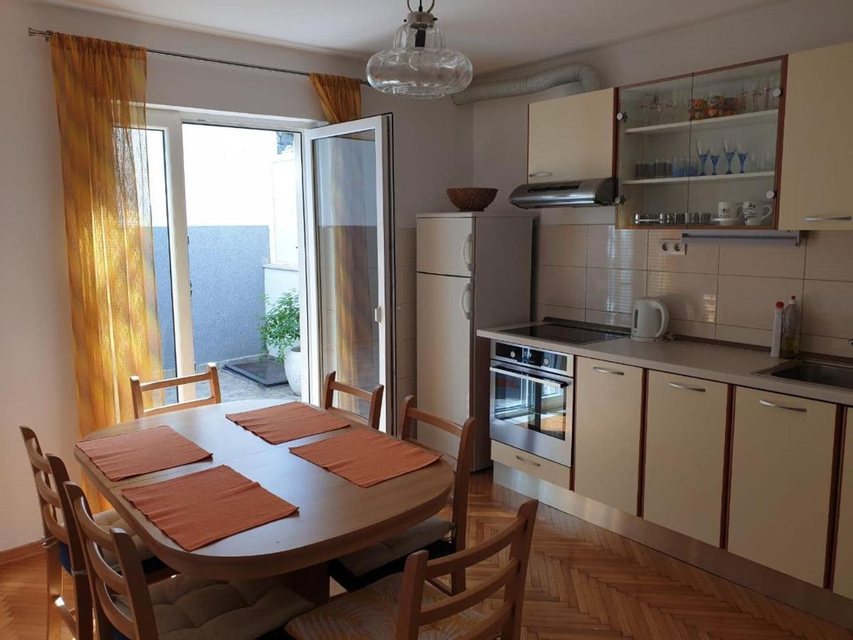 Apartment Kate Омиш Экстерьер фото