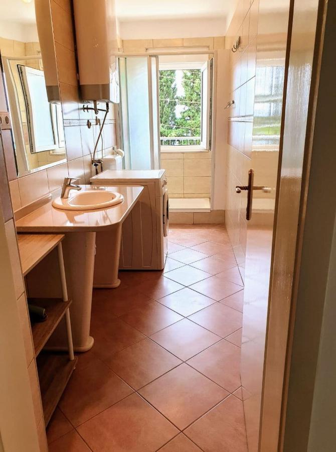 Apartment Kate Омиш Экстерьер фото