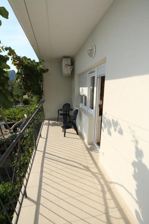 Apartment Kate Омиш Экстерьер фото