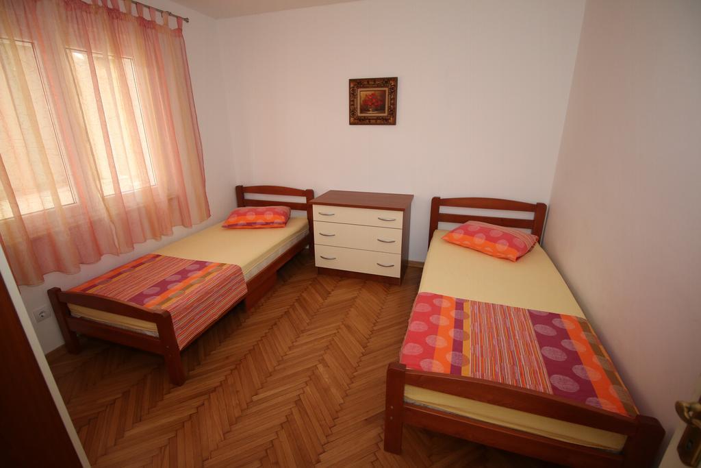 Apartment Kate Омиш Экстерьер фото